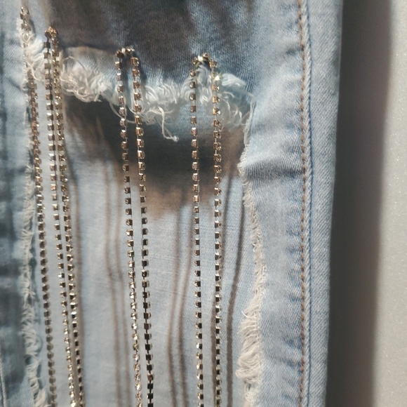 Hot and Delicious Designer Distressed Jeans SZ MED 27.5X27 NWT - Picture 3 of 7